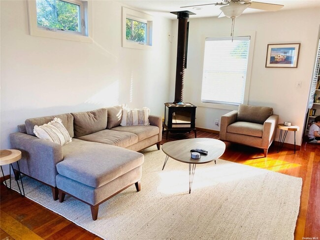 38 Homesite Ave in Islip, NY - Building Photo - Building Photo