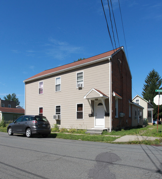 283 Broadway in Watervliet, NY - Building Photo - Building Photo