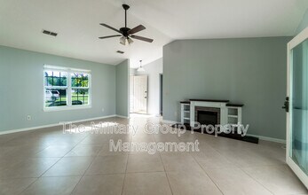 3168 Sanderling Ct in Middleburg, FL - Building Photo - Building Photo