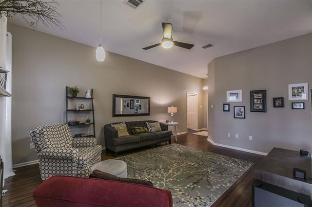 1065 Dane Dr in Hewitt, TX - Building Photo - Building Photo