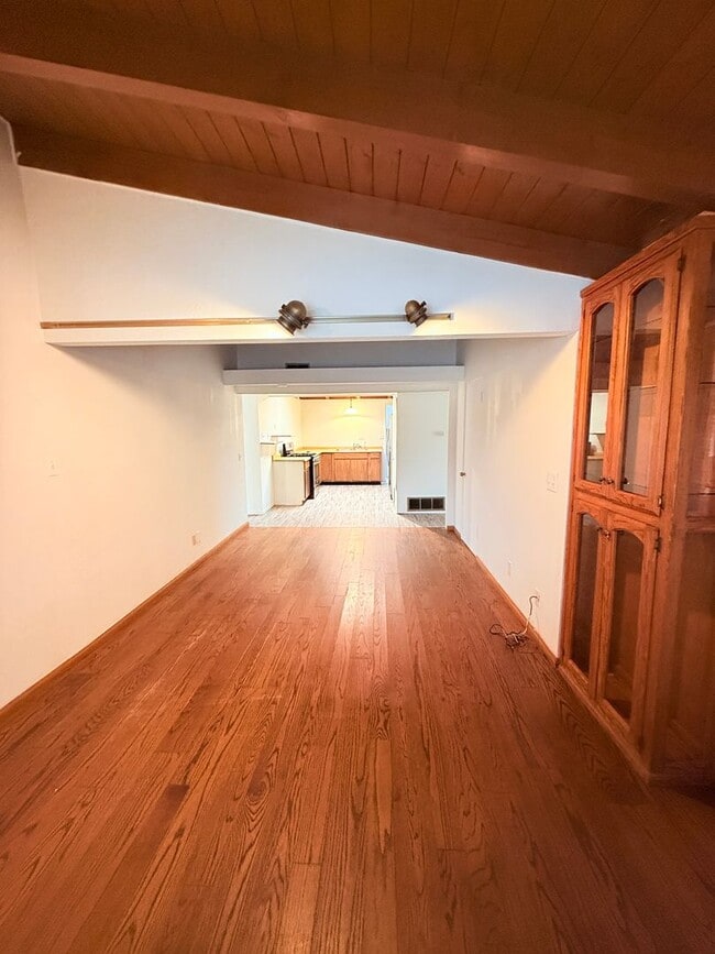 401 N Lupine St in Lompoc, CA - Building Photo - Building Photo