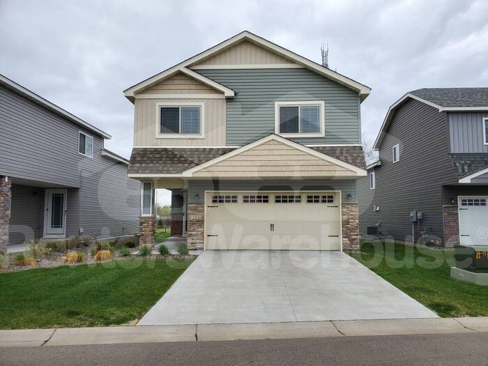 12110 Hupp St NE in Blaine, MN - Building Photo