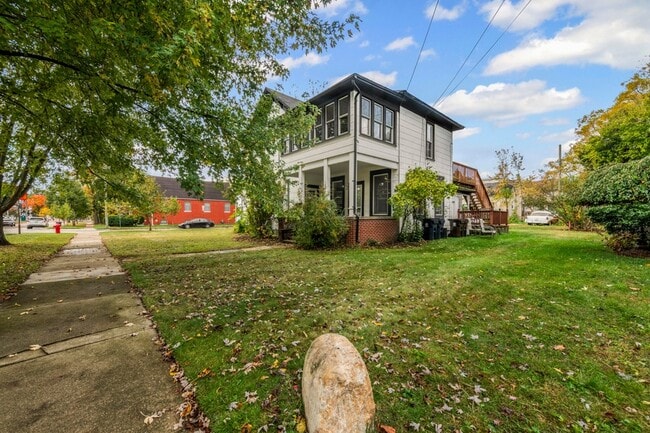 1017 N Holbrook St, Unit 2 in Plymouth, MI - Building Photo - Building Photo