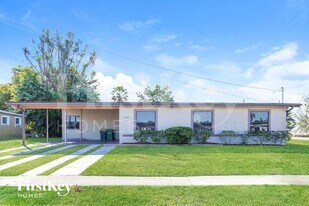 21435 Gibralter Dr in Port Charlotte, FL - Building Photo