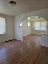 2528 McLaran Ave in Jennings, MO - Foto de edificio - Building Photo