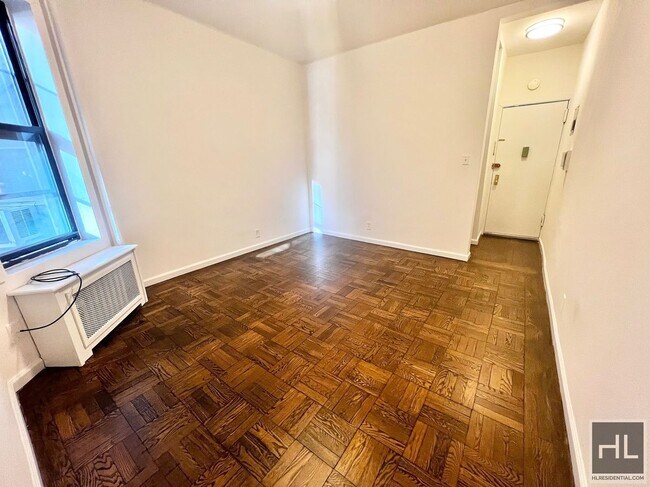 EAST 88 STREET in New York, NY - Building Photo - Building Photo