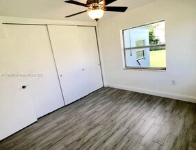 8290 NW 5th Ave-Unit -8290 in Miami, FL - Building Photo - Building Photo