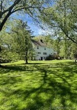 332 Belden Hill Rd in Wilton, CT - Building Photo - Building Photo