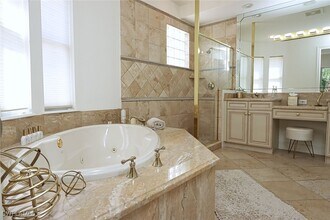 2868 Tiburon Blvd E in Naples, FL - Building Photo - Building Photo