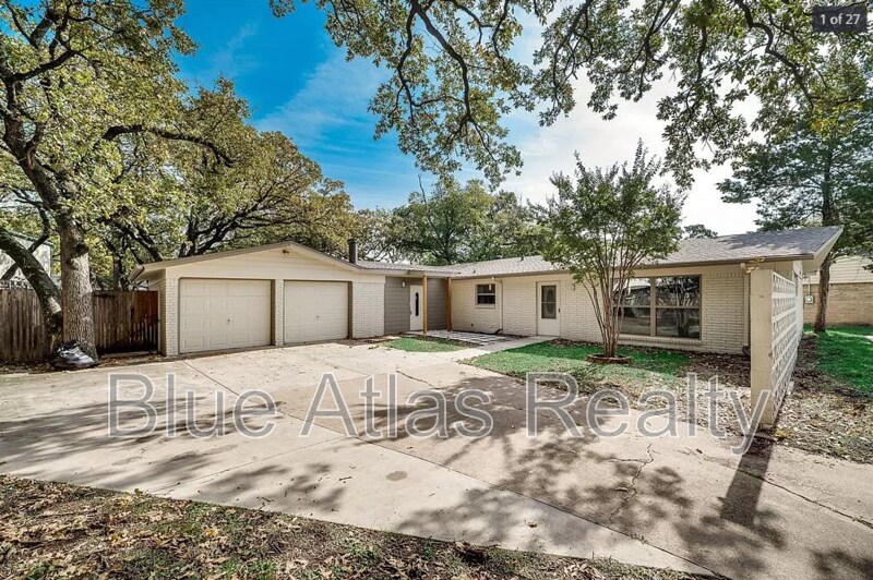 1520 Sunnybrook Dr in Irving, TX - Building Photo