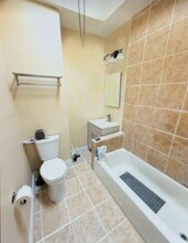 5502 Thomas Ave in Philadelphia, PA - Foto de edificio - Building Photo