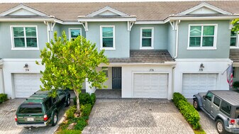 576 Parsons Wy in Deerfield Beach, FL - Building Photo