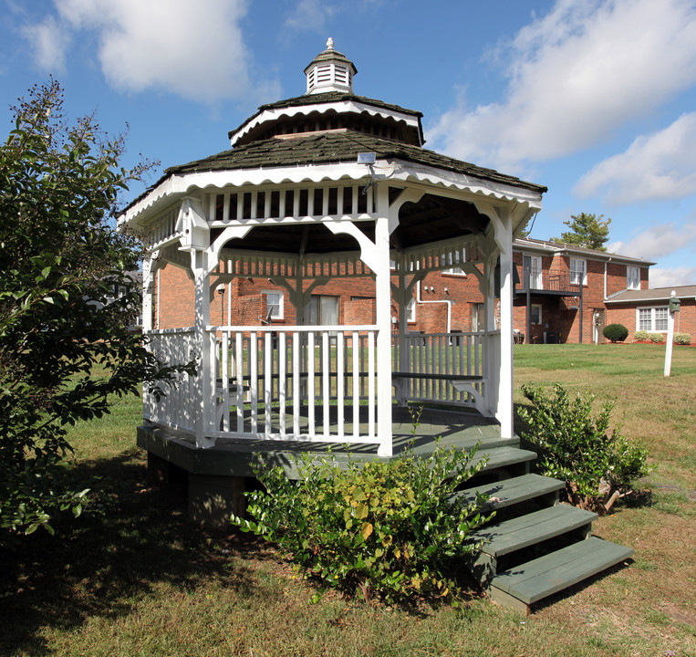 Clemmons Trace Village Apartments in Clemmons, NC - Building Photo