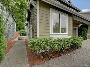 23832 SE 5th St in Sammamish, WA - Building Photo - Building Photo