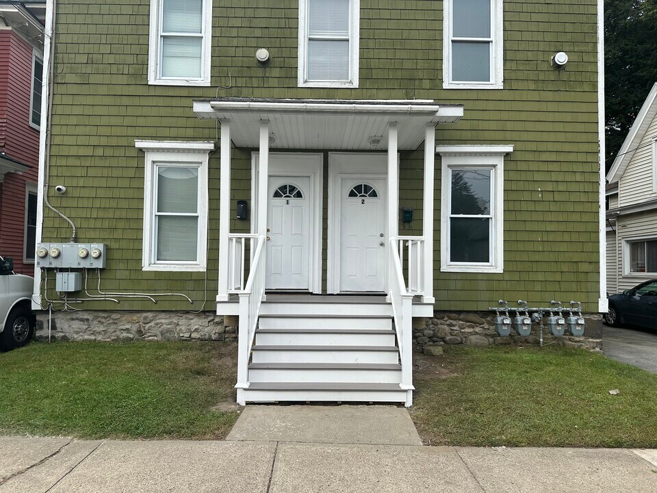 127 N Arlington Ave, Unit 2 in Gloversville, NY - Building Photo