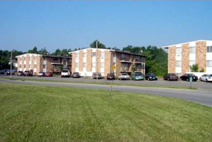 Raytown Apartment in Raytown, MO - Building Photo