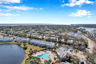 108 Pompano Dr SE, Unit A in St. Petersburg, FL - Building Photo