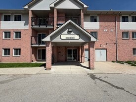 140 Conway Dr in London, ON - Building Photo