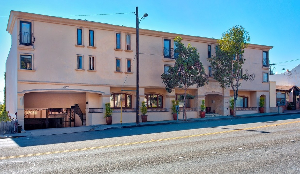 2037 S Coast Hwy in Laguna Beach, CA - Building Photo