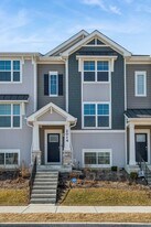 2014 Yellowstone Blvd in Mundelein, IL - Building Photo