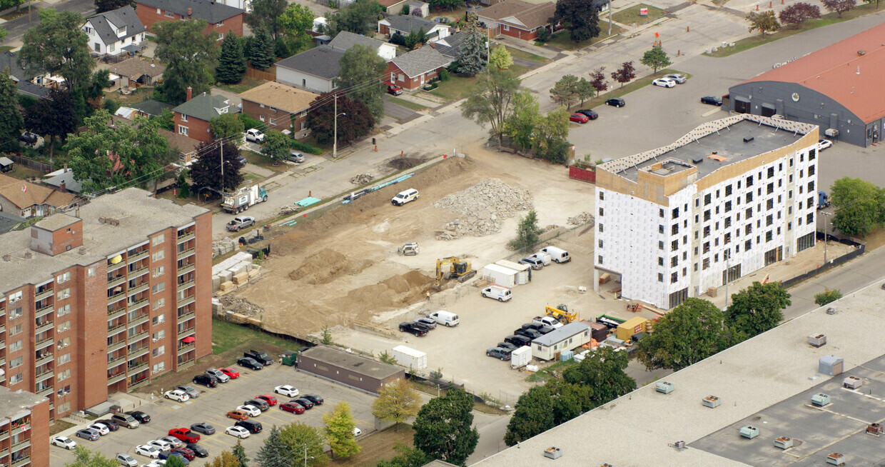 22 Farley Rd in Kitchener, ON - Building Photo