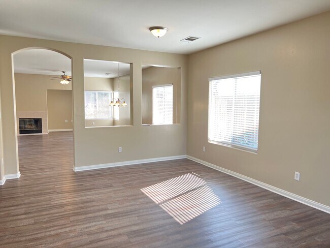 8417 Seven Hills Dr in Bakersfield, CA - Building Photo - Building Photo