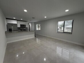 5749 Garfield St in Hollywood, FL - Building Photo - Building Photo