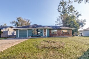 5822 Black Gum Dr in Houston, TX - Building Photo