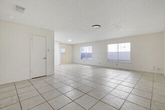 8024 Coral Meadow Dr in Converse, TX - Building Photo - Building Photo