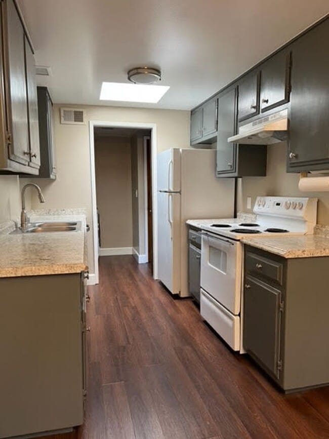 1529 Oak Ave in Davis, CA - Building Photo - Building Photo