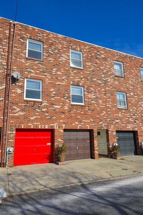 1721 Fitzwater St in Philadelphia, PA - Building Photo