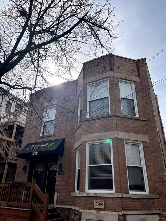 2809 W Wabansia Ave in Chicago, IL - Building Photo