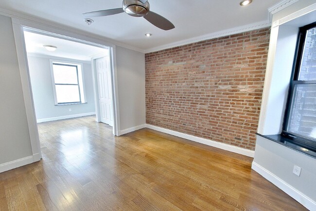 219 E 23rd St