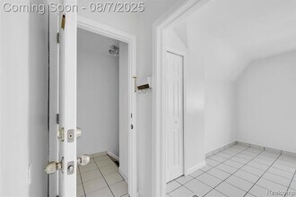 4790 Williamson St, Unit UPPER in Dearborn, MI - Building Photo - Building Photo