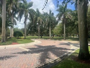1551 Fenton Dr in Delray Beach, FL - Building Photo - Building Photo