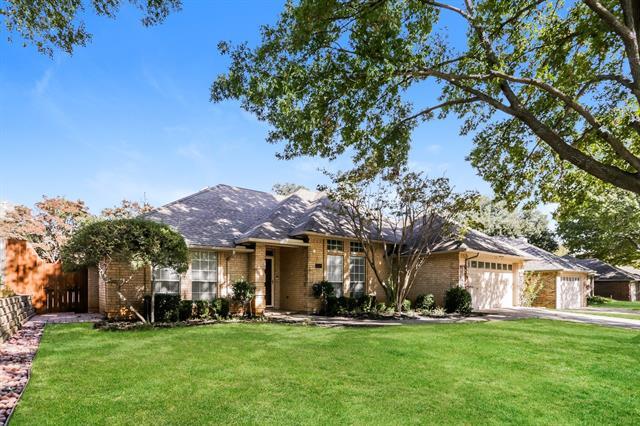 2120 Steeplewood Dr in Grapevine, TX - Building Photo