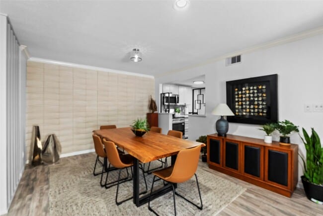 604 S Ripple Creek Dr