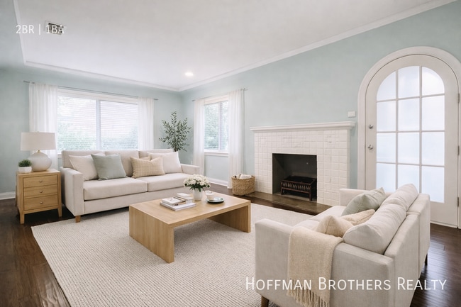 property at 806 N Las Palmas Ave