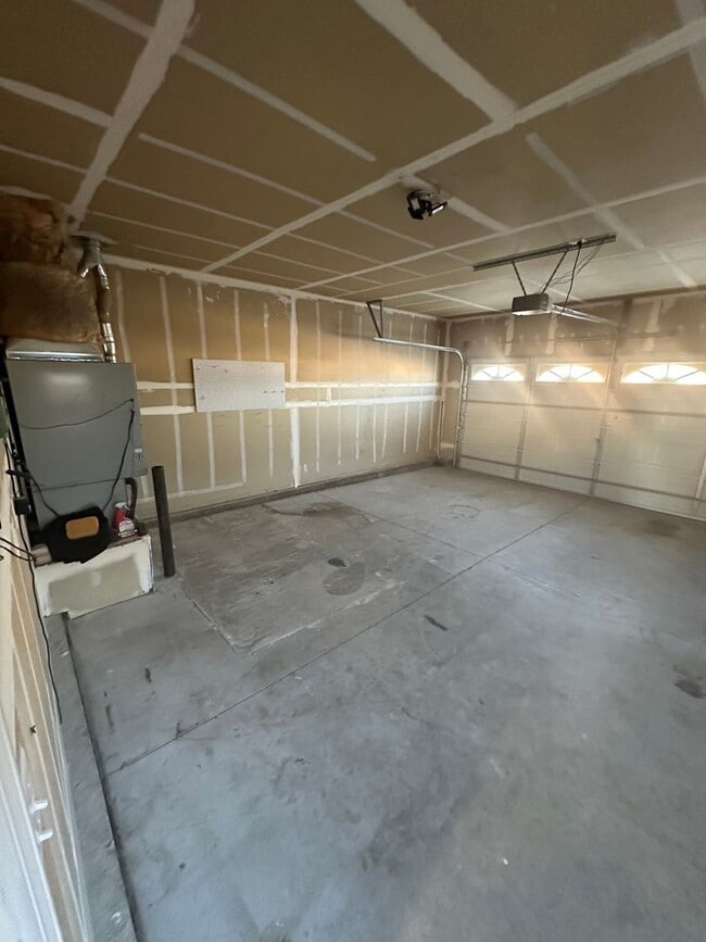 904 Julia Ln in Fernley, NV - Building Photo - Building Photo