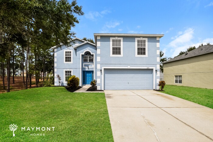 2451 Foxhollow Rd in Tavares, FL - Building Photo