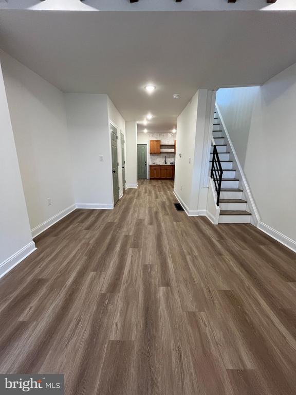 property at 533 S Salford St