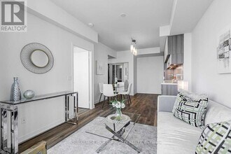 5607-5608 EGLINTON Ave in Toronto, ON - Building Photo - Building Photo