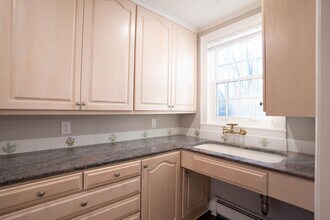 40 Puddingstone Ln in Newton, MA - Building Photo - Building Photo