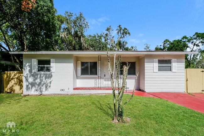 property at 170 W Crystal Lake Ave