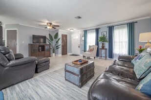 11606 79th Ave in Seminole, FL - Building Photo