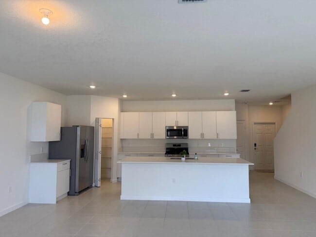 property at 3008 Park Pl