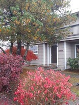 1814 Nipsic Ave in Bremerton, WA - Building Photo