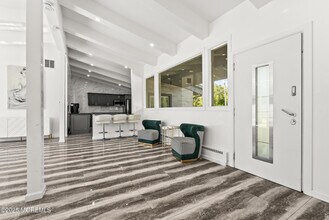 512 Deal Rd in Oakhurst, NJ - Building Photo - Building Photo