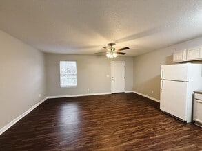 Brandy Mills Apartments in Johnson City, TN - Building Photo - Interior Photo