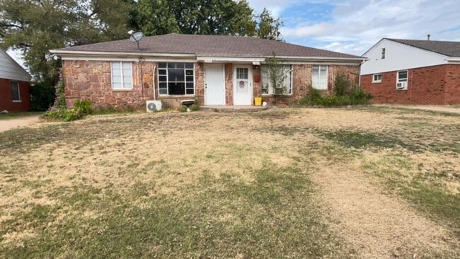 property at 1308 W Rupe Ave